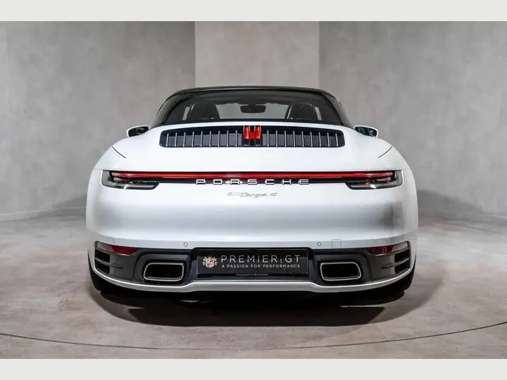 Porsche 911 2023 photo 5