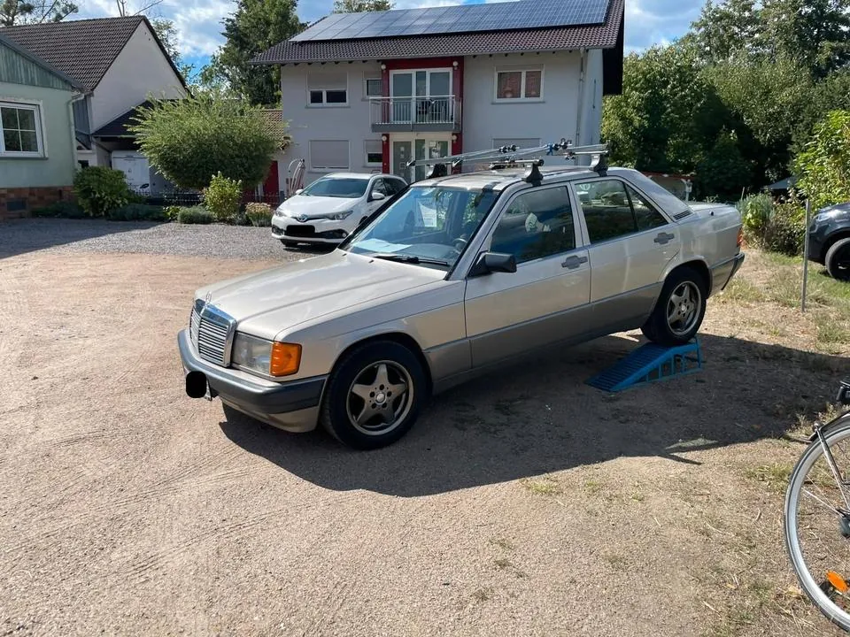 Mercedes-Benz 190