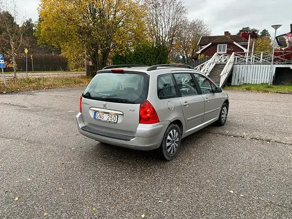 Peugeot 307 2008 photo 4