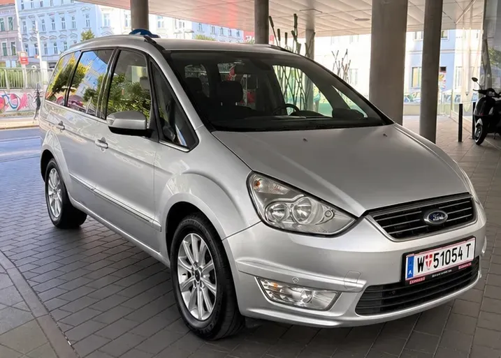 Ford Galaxy 2012 photo 3
