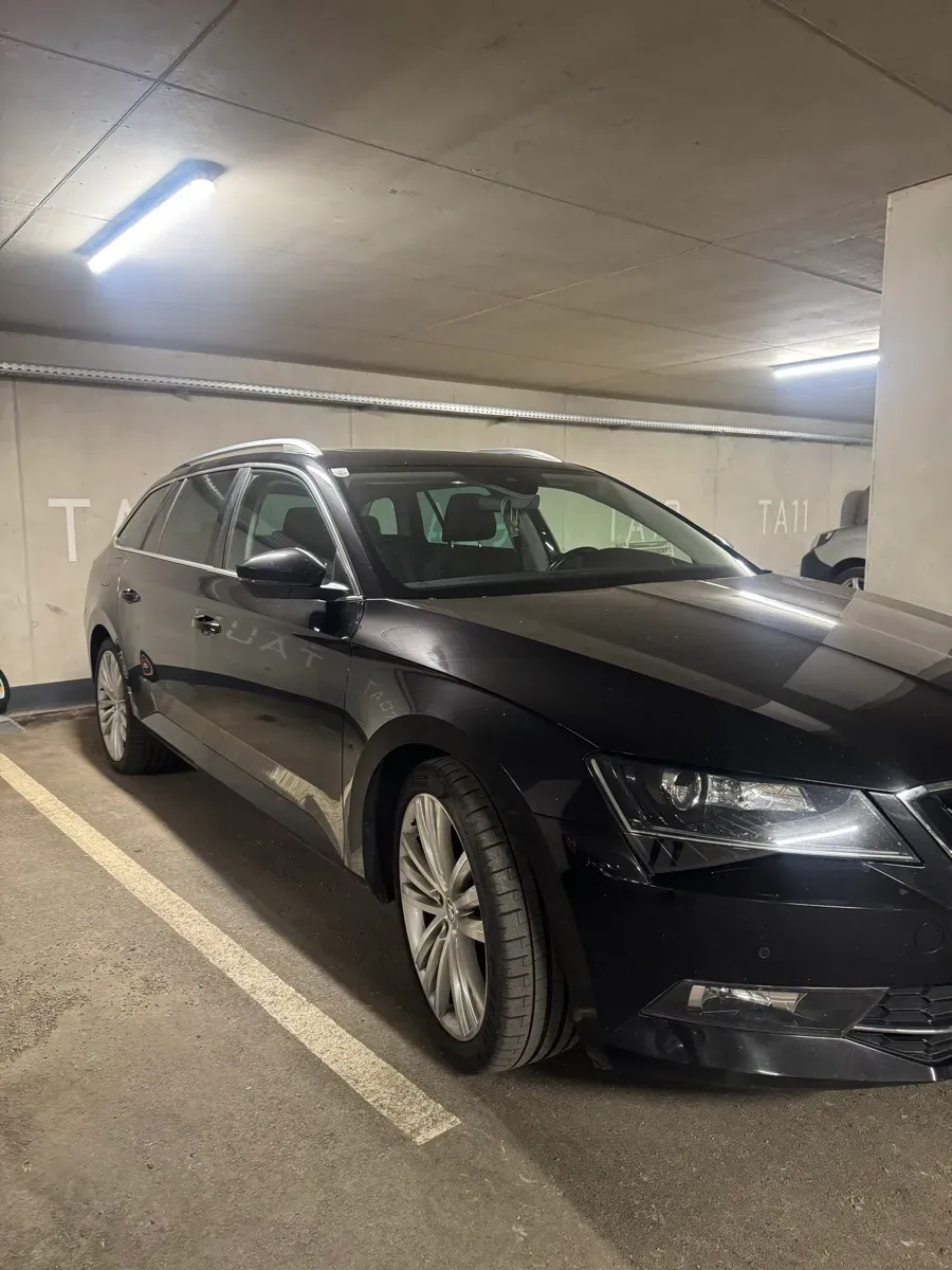 Skoda Superb 2017 photo 2