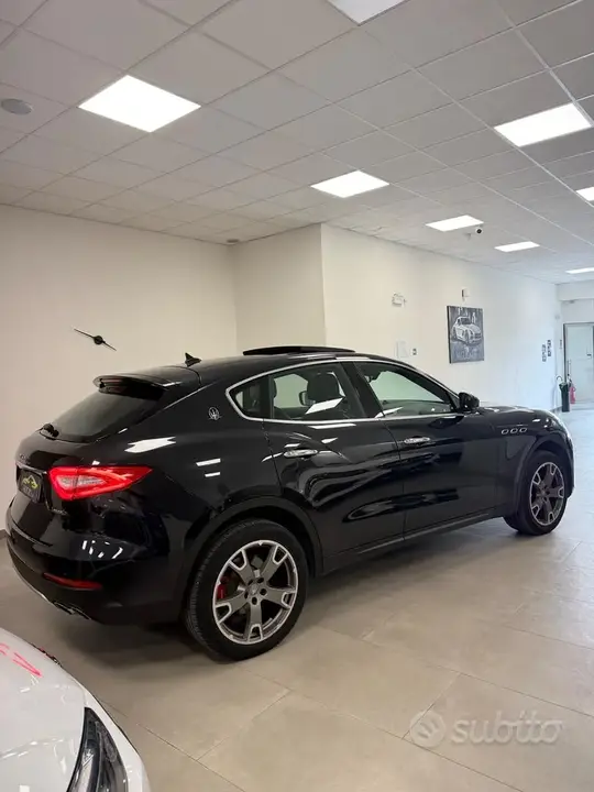 Maserati Levante 2017 photo 5