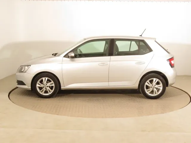Skoda Fabia 2017 photo 2