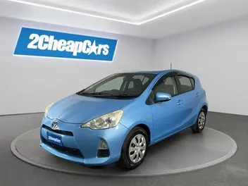 Toyota Aqua 2012 photo 2