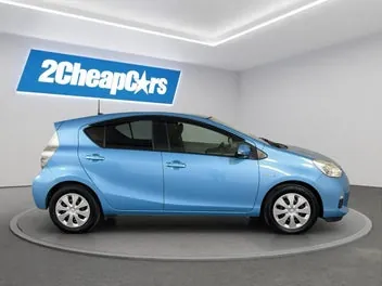 Toyota Aqua 2012 photo 5