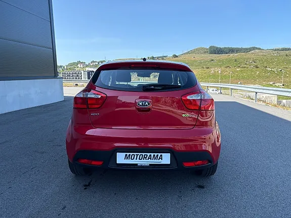 Kia Rio 2012 photo 4