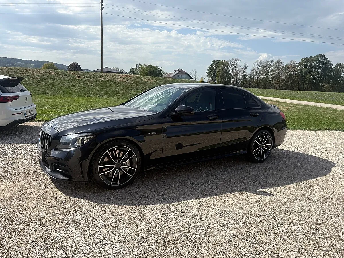 Mercedes-Benz C-Class 2019 photo 3