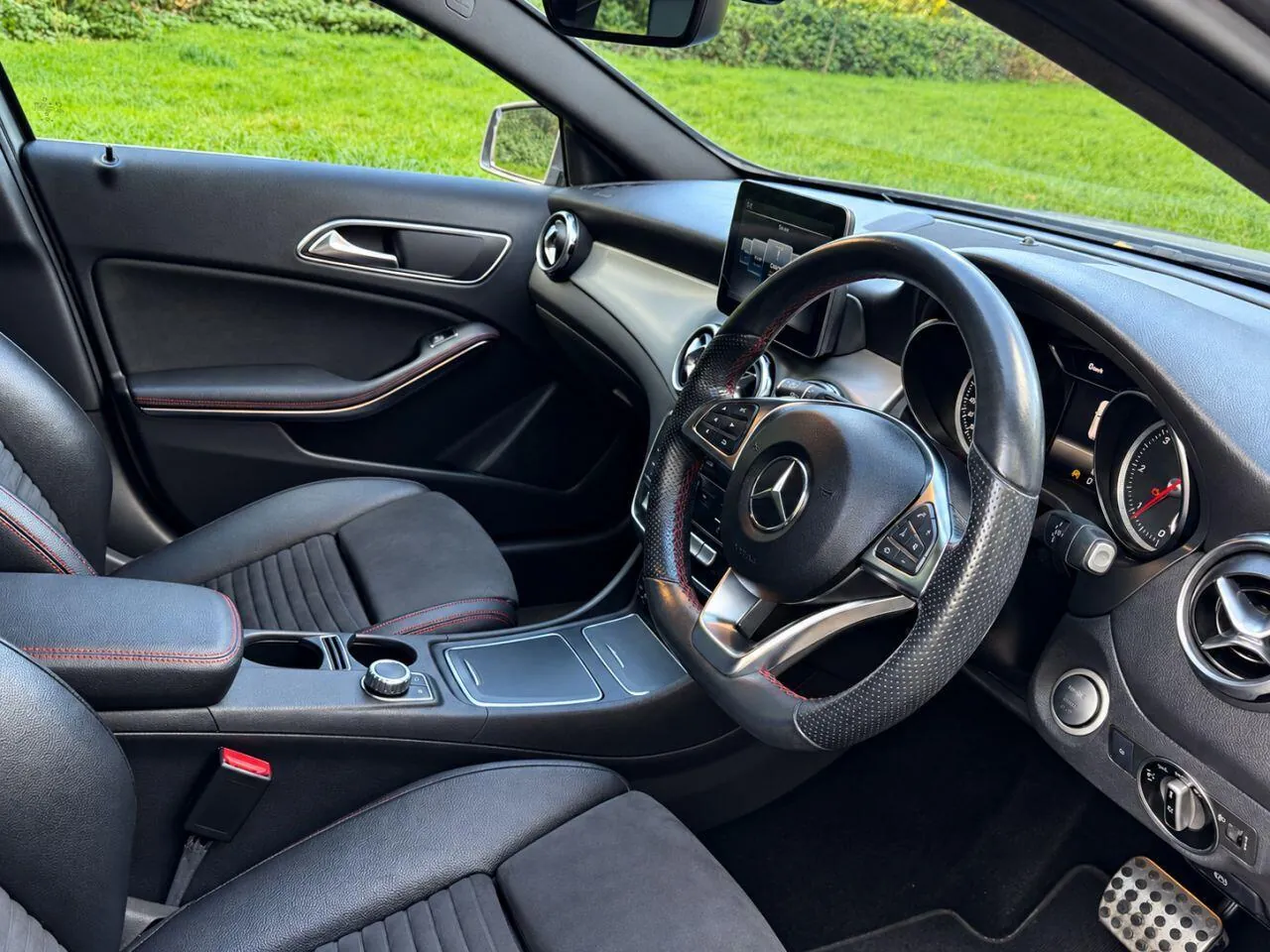 Mercedes-Benz Gla 2017 photo 2