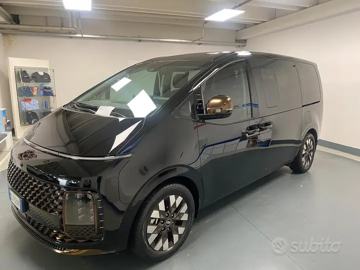 Hyundai Staria 2024 photo 2