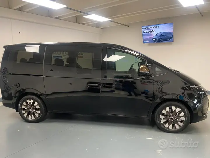 Hyundai Staria 2024 photo 3