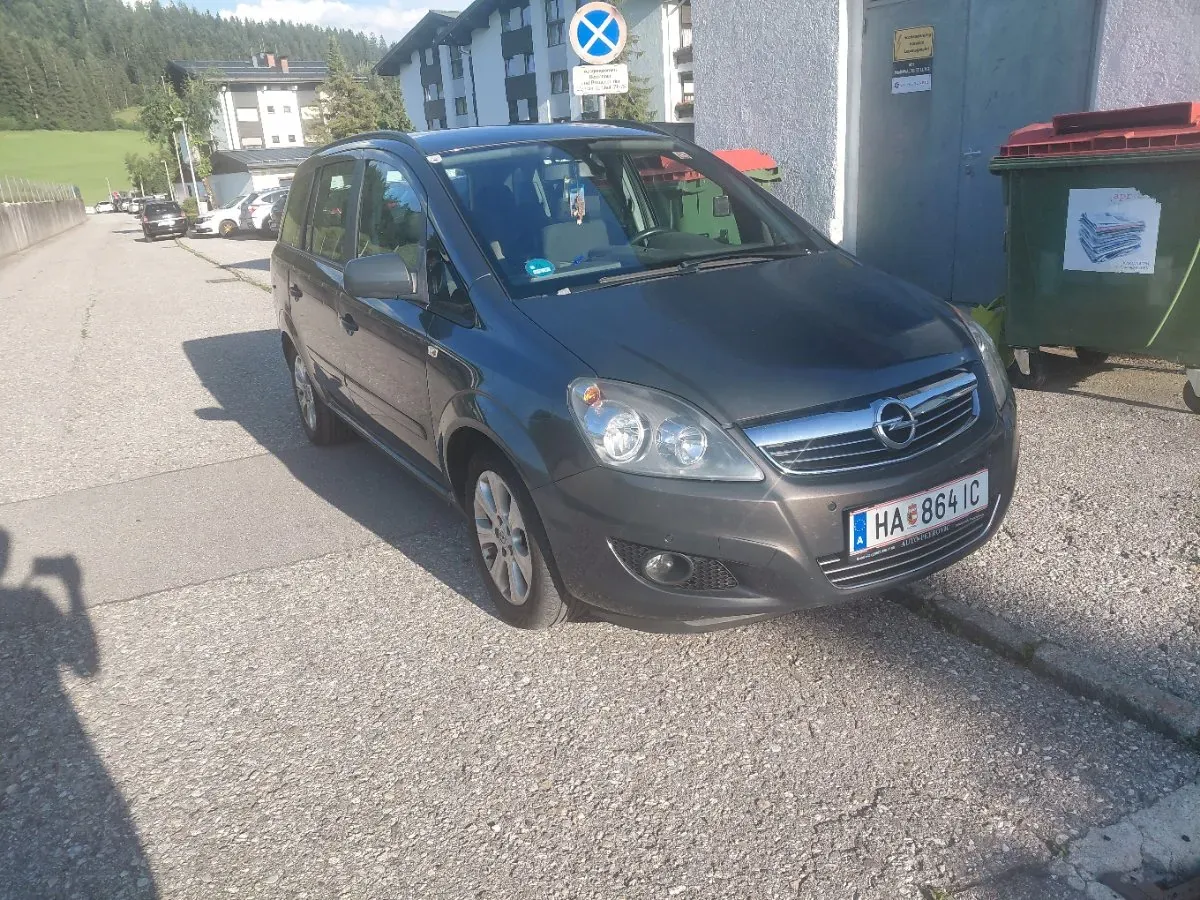 Opel Zafira 2013 photo 3