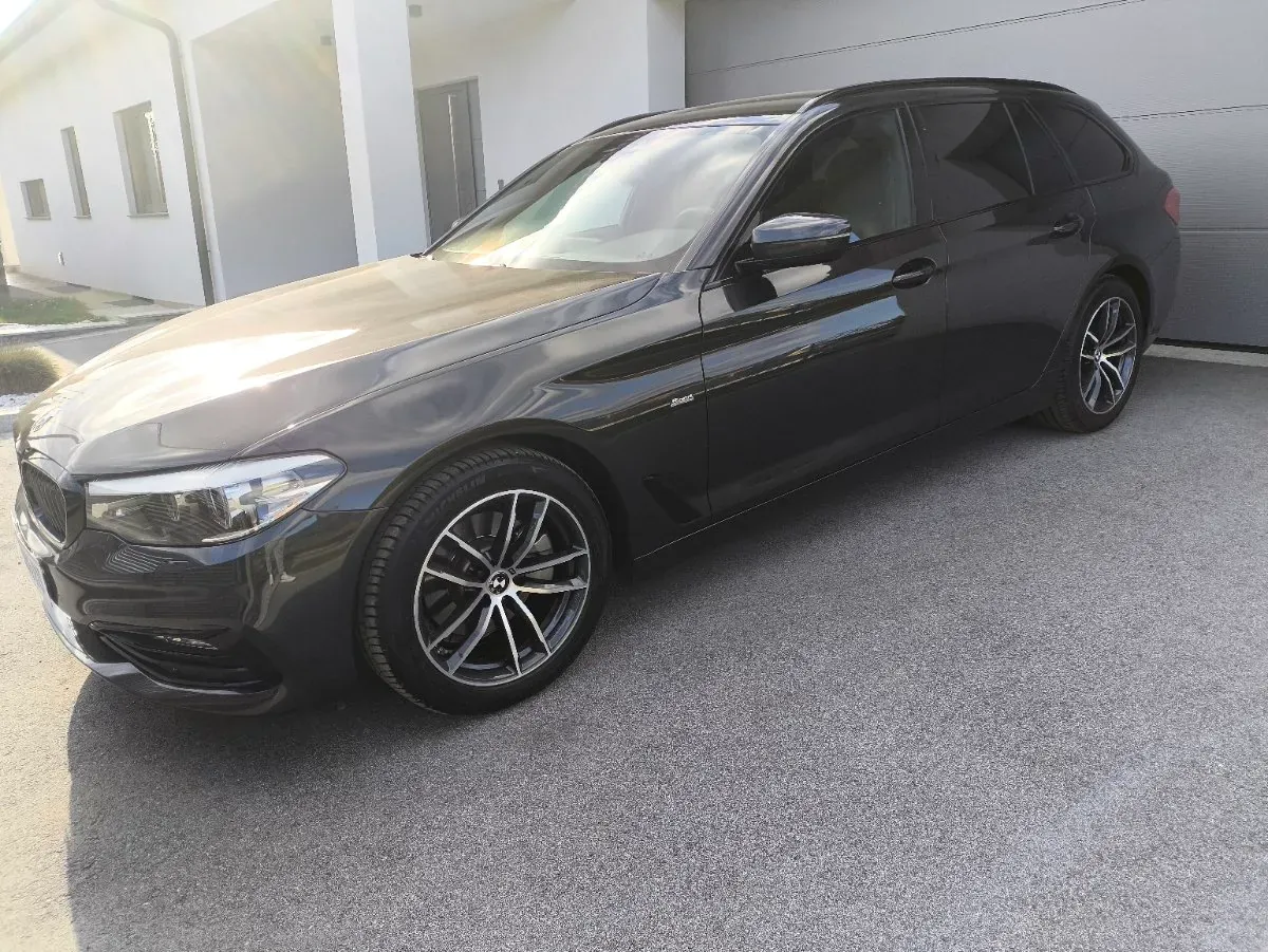 BMW 5 Series 2017 photo 2