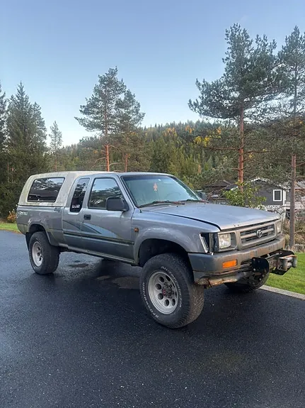 Toyota Hilux 1993 photo 3