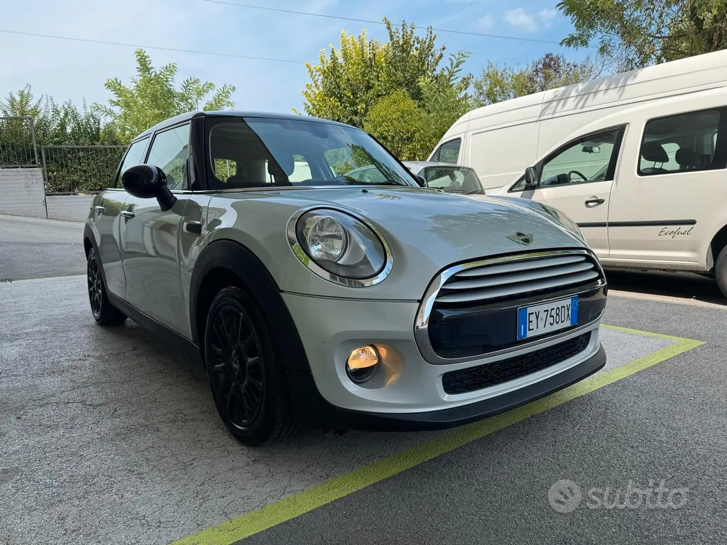 Mini Cooper D 2015 photo 4