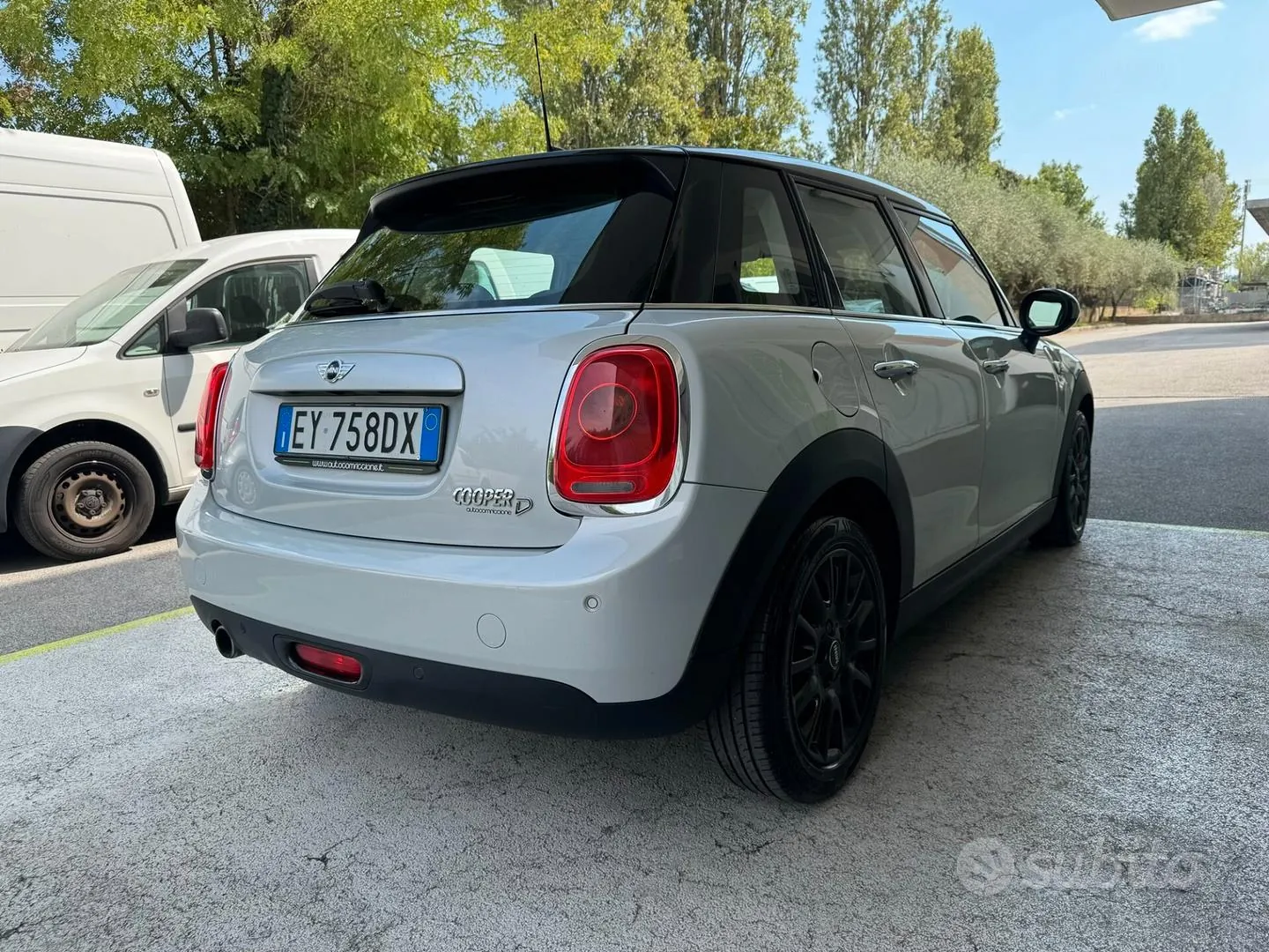 Mini Cooper D 2015 photo 3