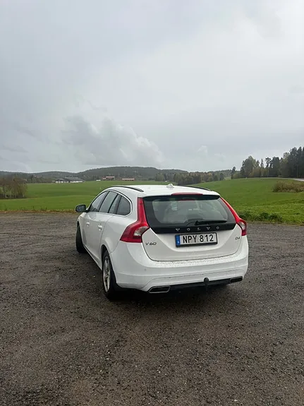 Volvo V60 2015 photo 3