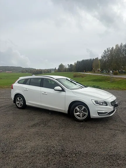 Volvo V60 2015 photo 2