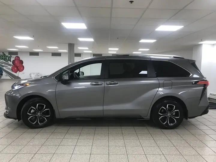 Toyota Sienna 2026 photo 3