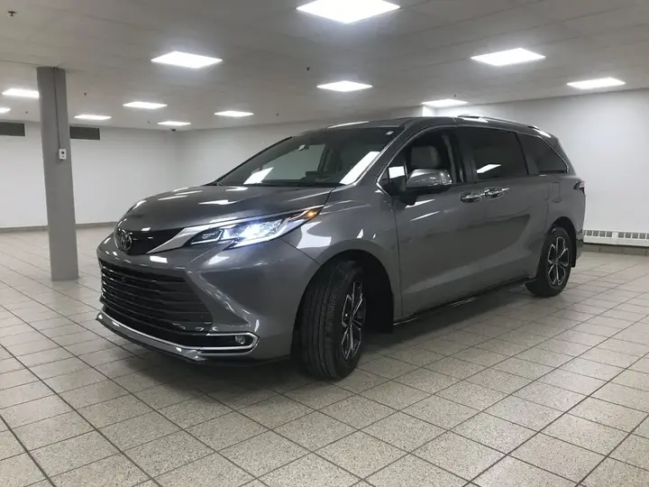 Toyota Sienna 2026 photo 2