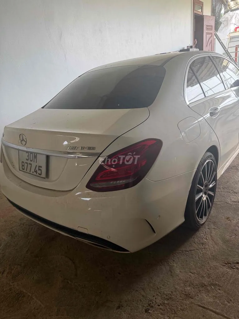 Mercedes-Benz C300 2017 photo 2