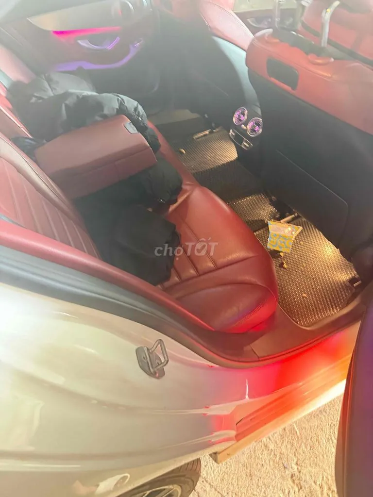 Mercedes-Benz C300 2017 photo 4