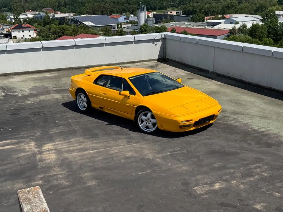 Lotus Esprit