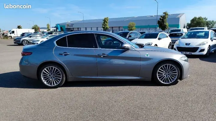 Alfa Romeo Giulia 2017 photo 4
