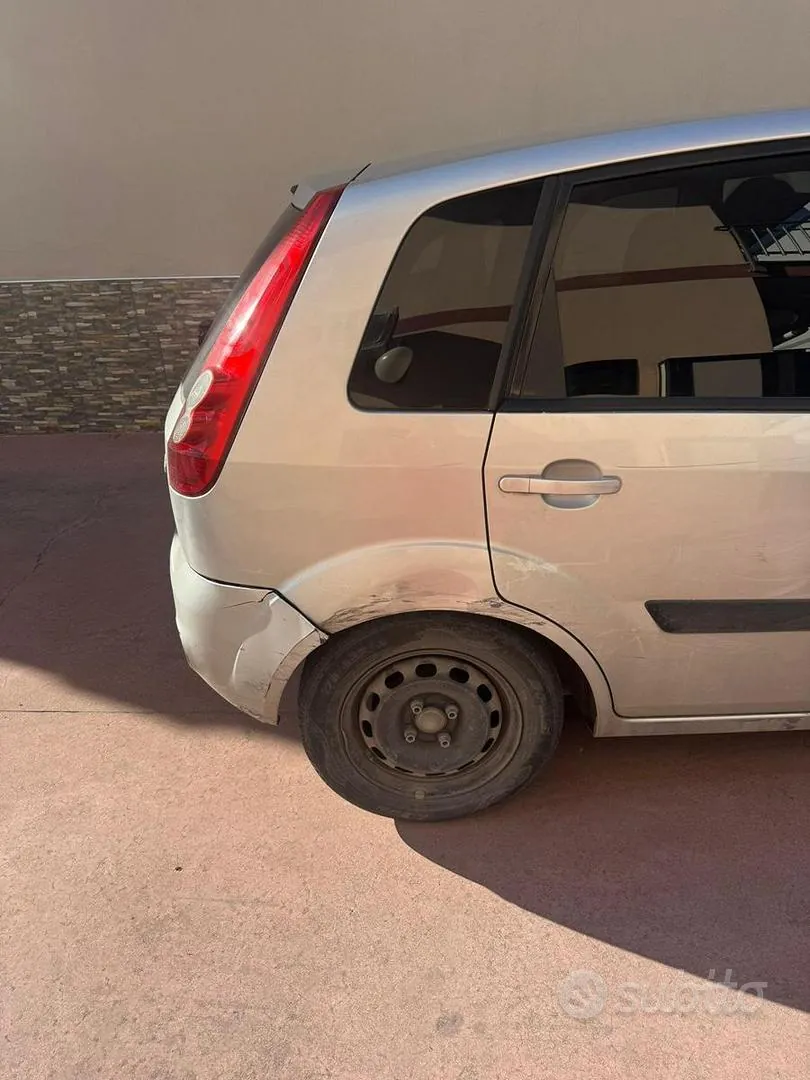 Ford Fiesta 2006 photo 3