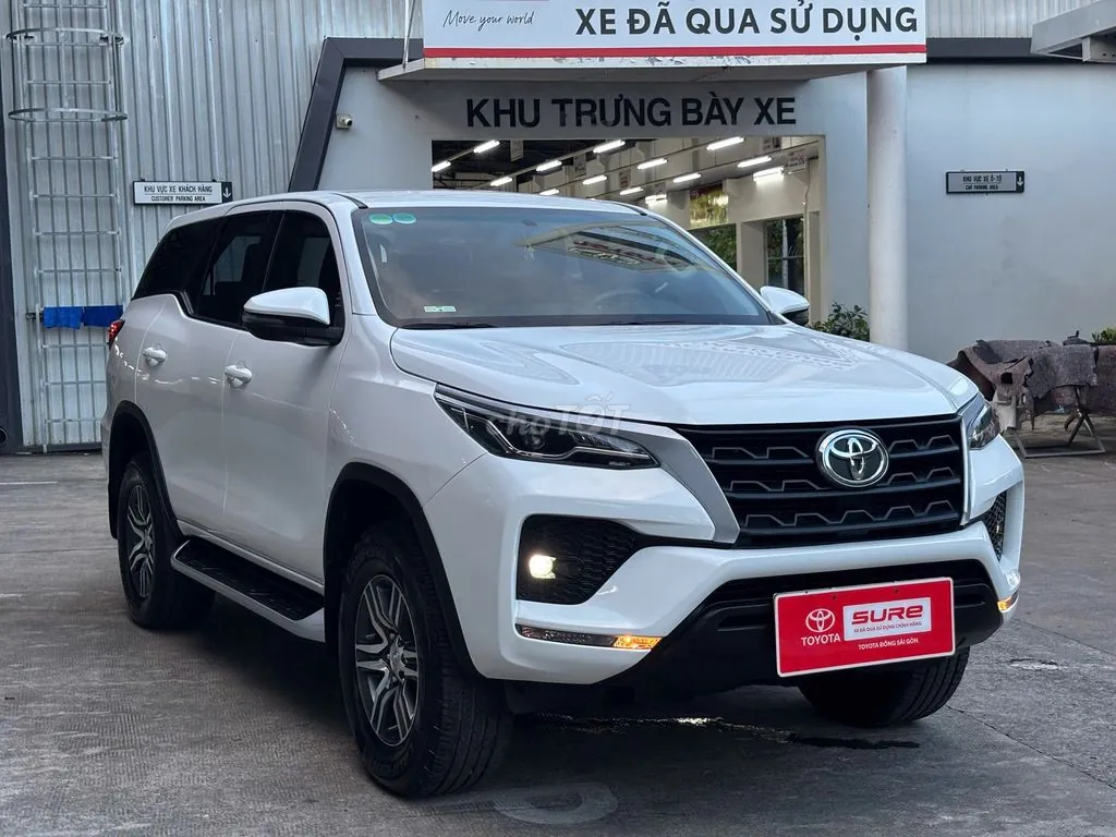 Toyota Fortuner 2023 photo 4