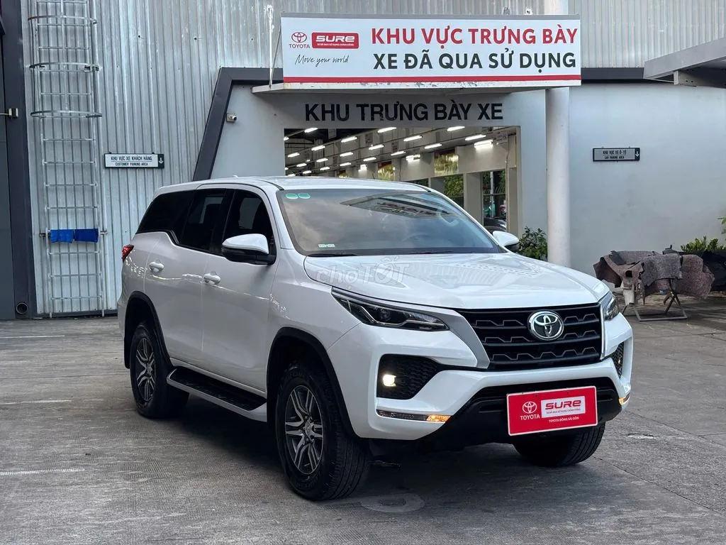 Toyota Fortuner 2023 photo 3