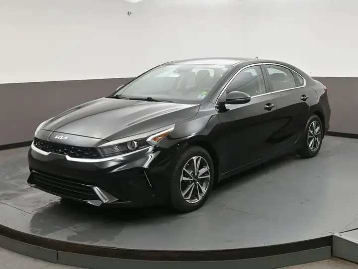 Kia Forte 2023 photo 3