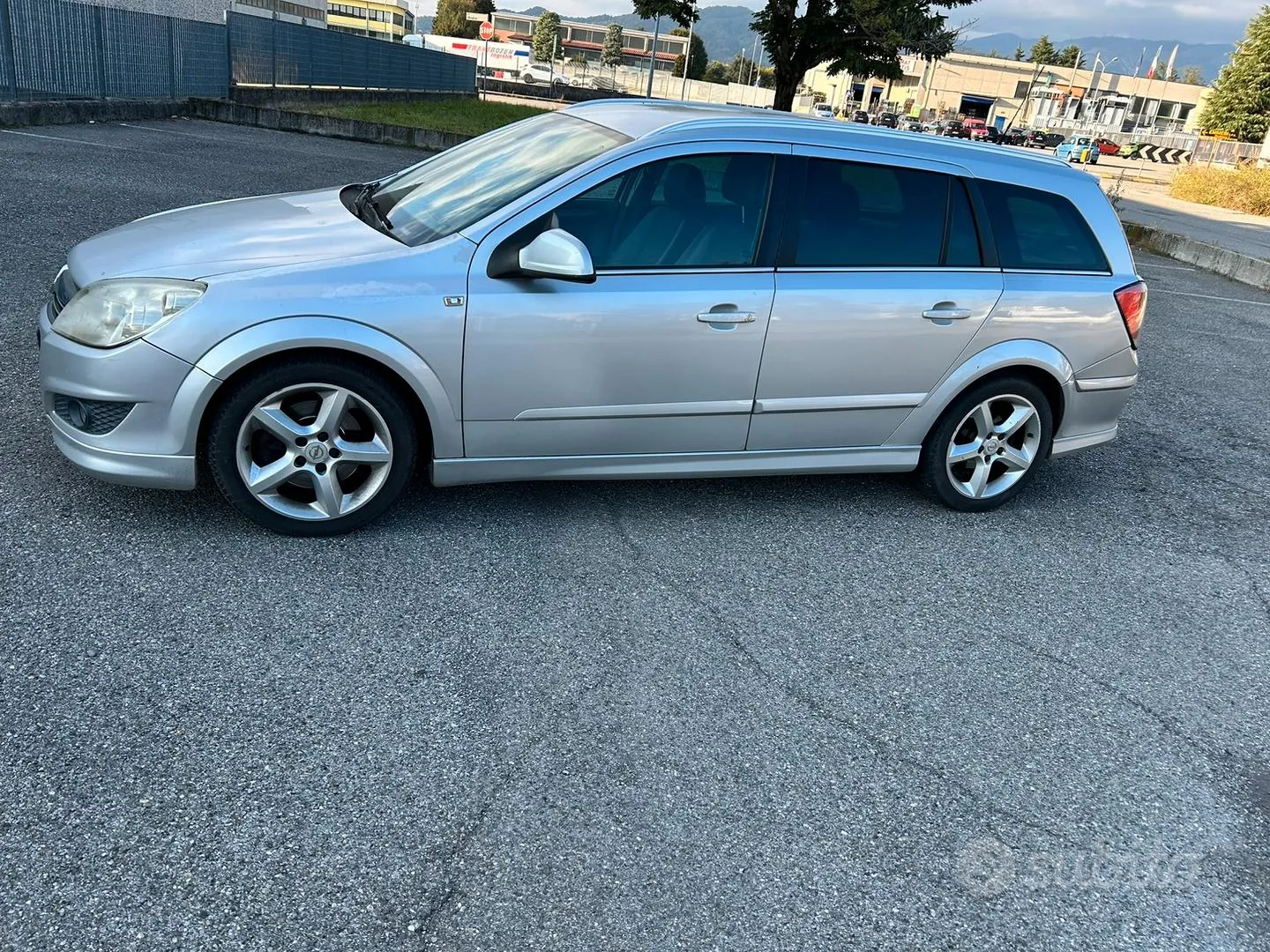 Opel Astra 2010 photo 3