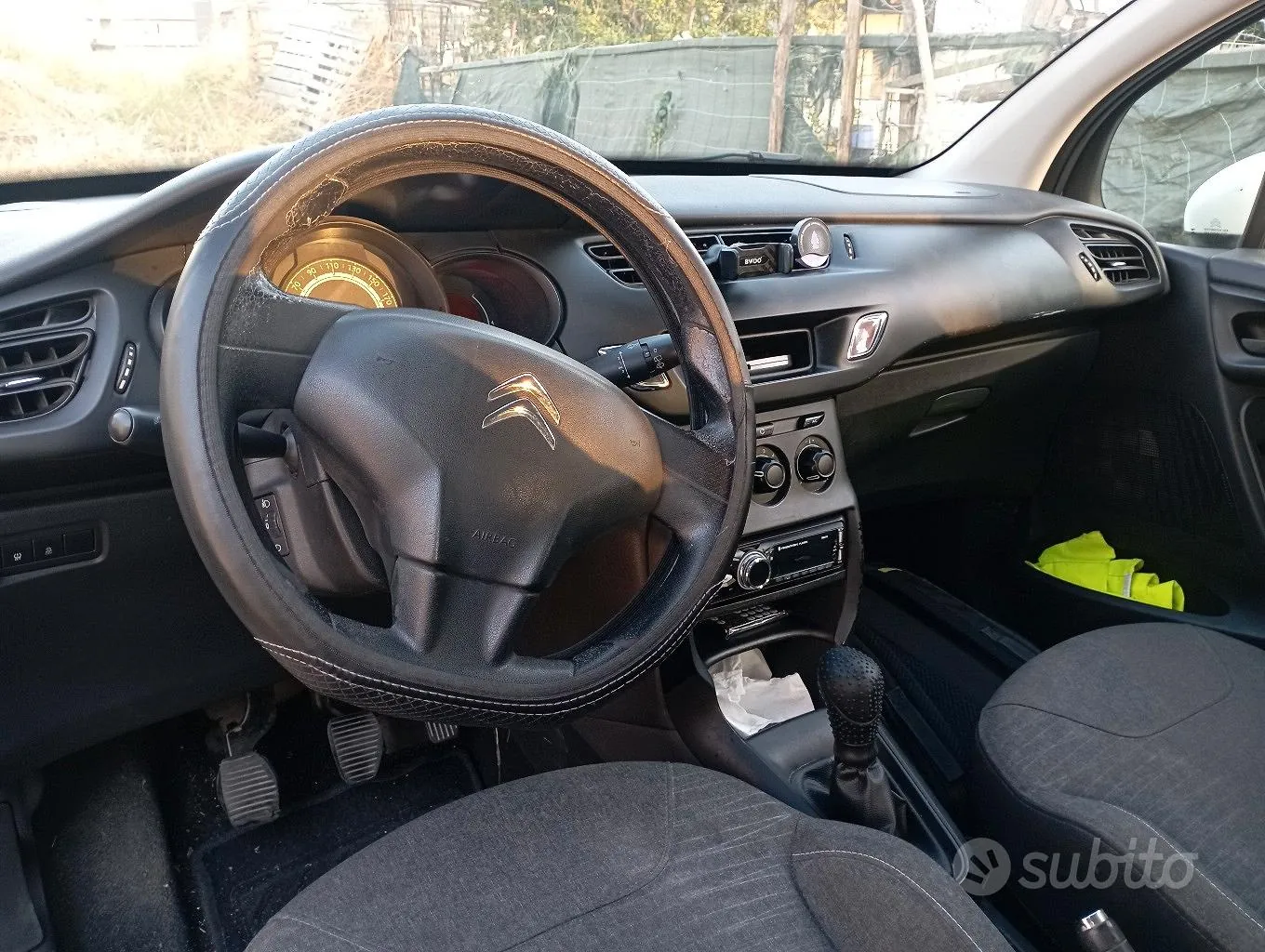 Citroen C3 2015 photo 3