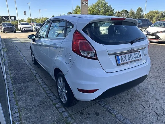Ford Fiesta 2015 photo 2