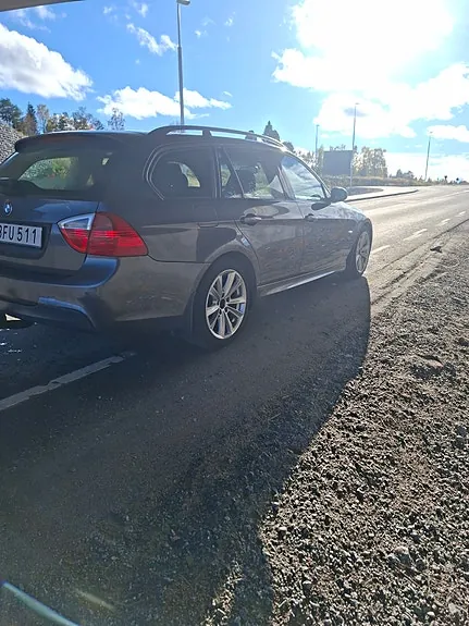 BMW 330Xd 2007 photo 2