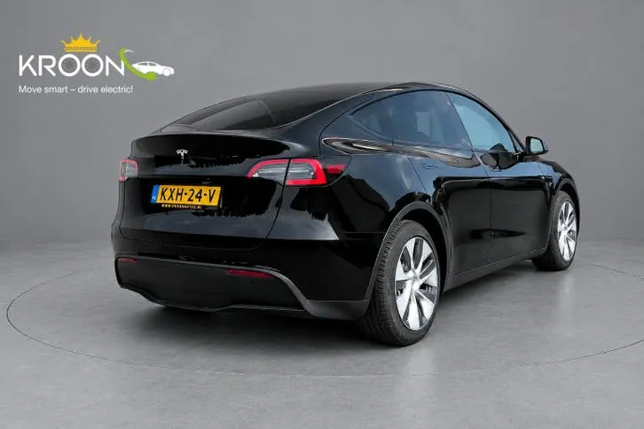 Tesla Model Y 2024 photo 2