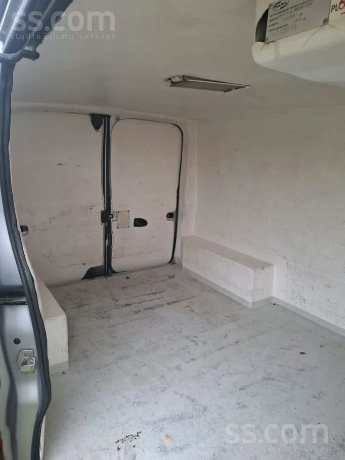 Opel Vivaro 2011 photo 3