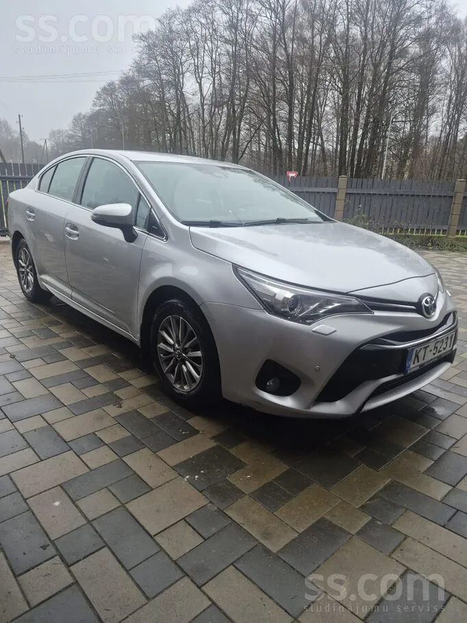Toyota Avensis 2017 photo 2
