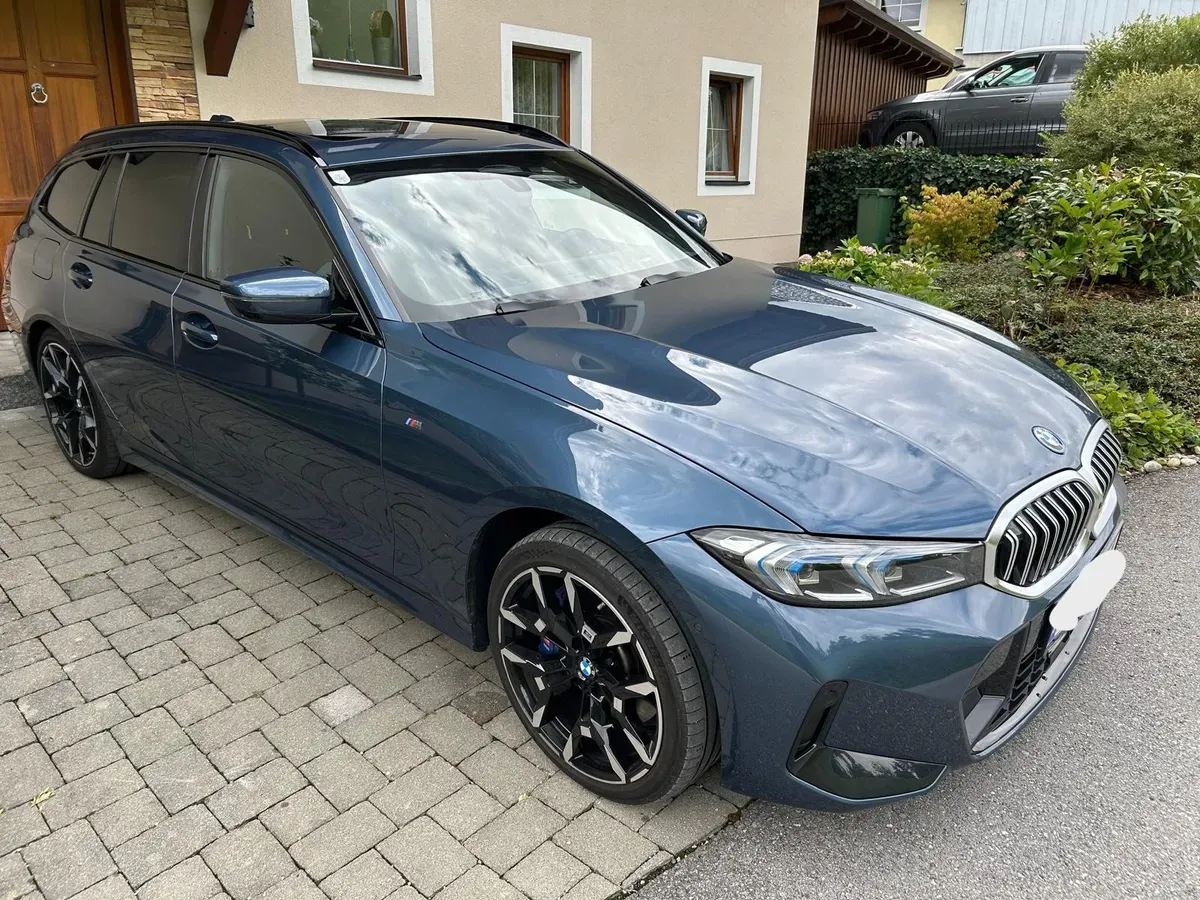 BMW 3 Series 2024 photo 2