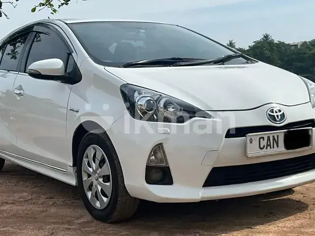 Toyota Aqua 2013 photo 2