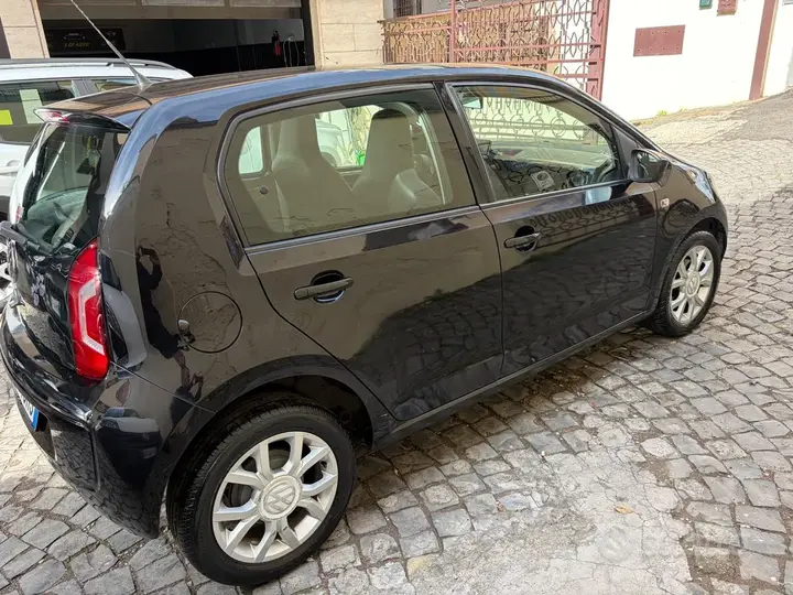 Volkswagen Up 2016 photo 5