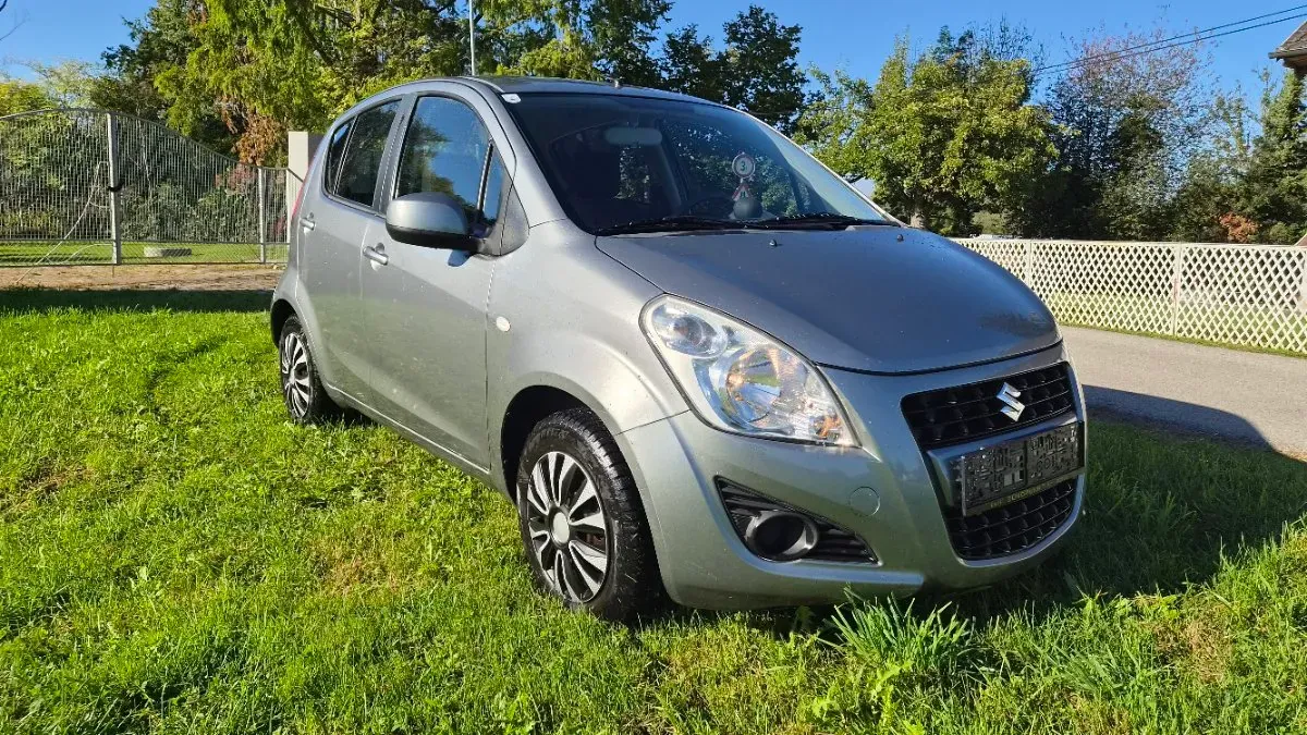 Suzuki Splash 2013 photo 2