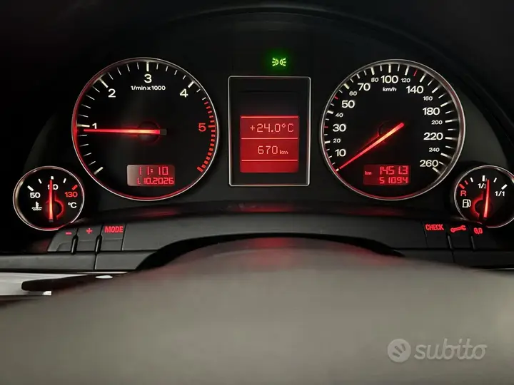 Audi A4 2001 photo 2