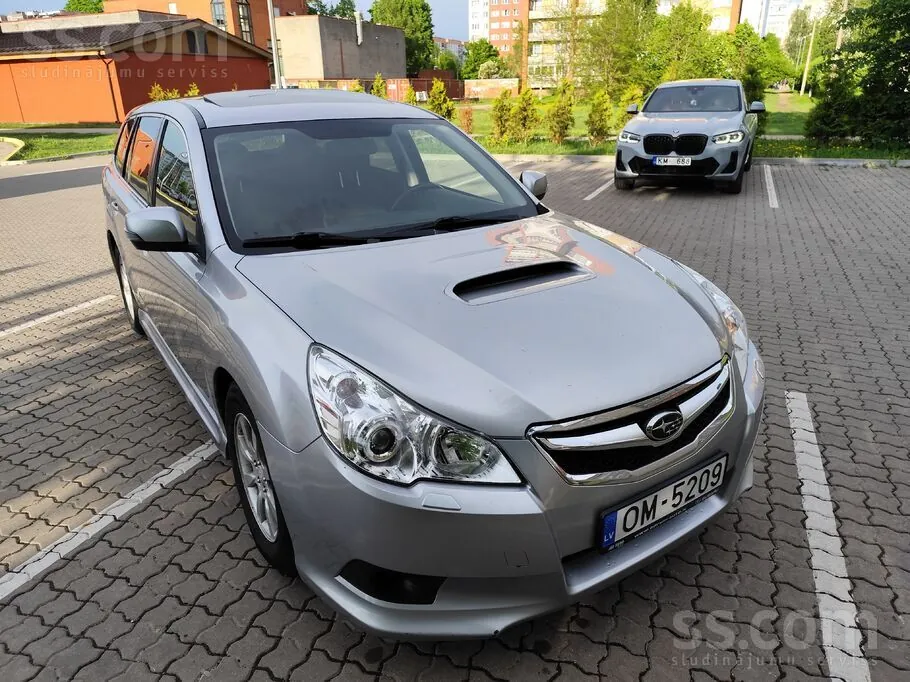 Subaru Legacy 2013 photo 2