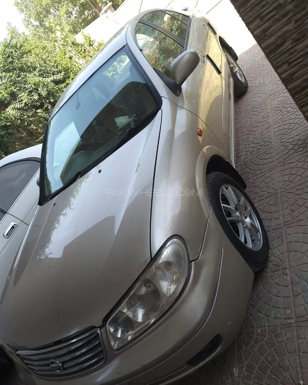 Nissan Sunny