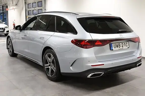Mercedes-Benz E 220 2025 photo 4