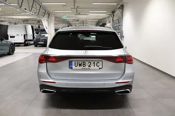 Mercedes-Benz E 220 2025 photo 5