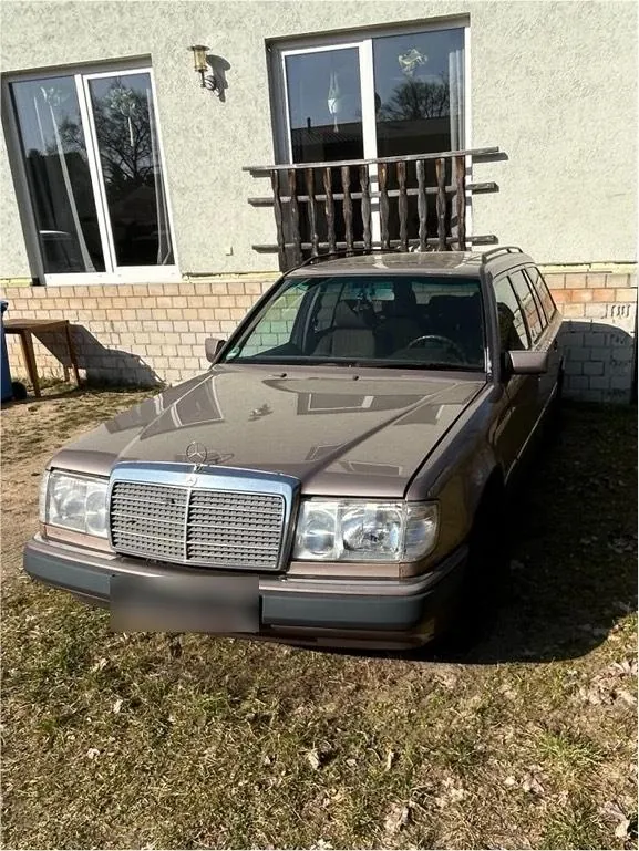 Mercedes-Benz E220