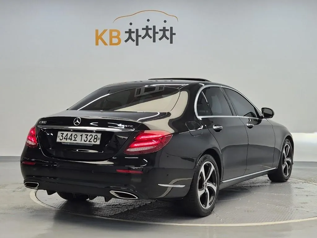 Mercedes-Benz E-Class 2020 photo 3