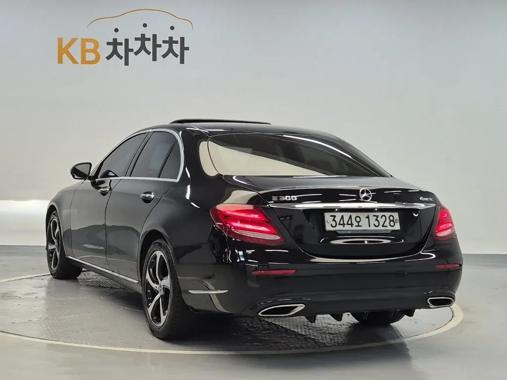 Mercedes-Benz E-Class 2020 photo 2